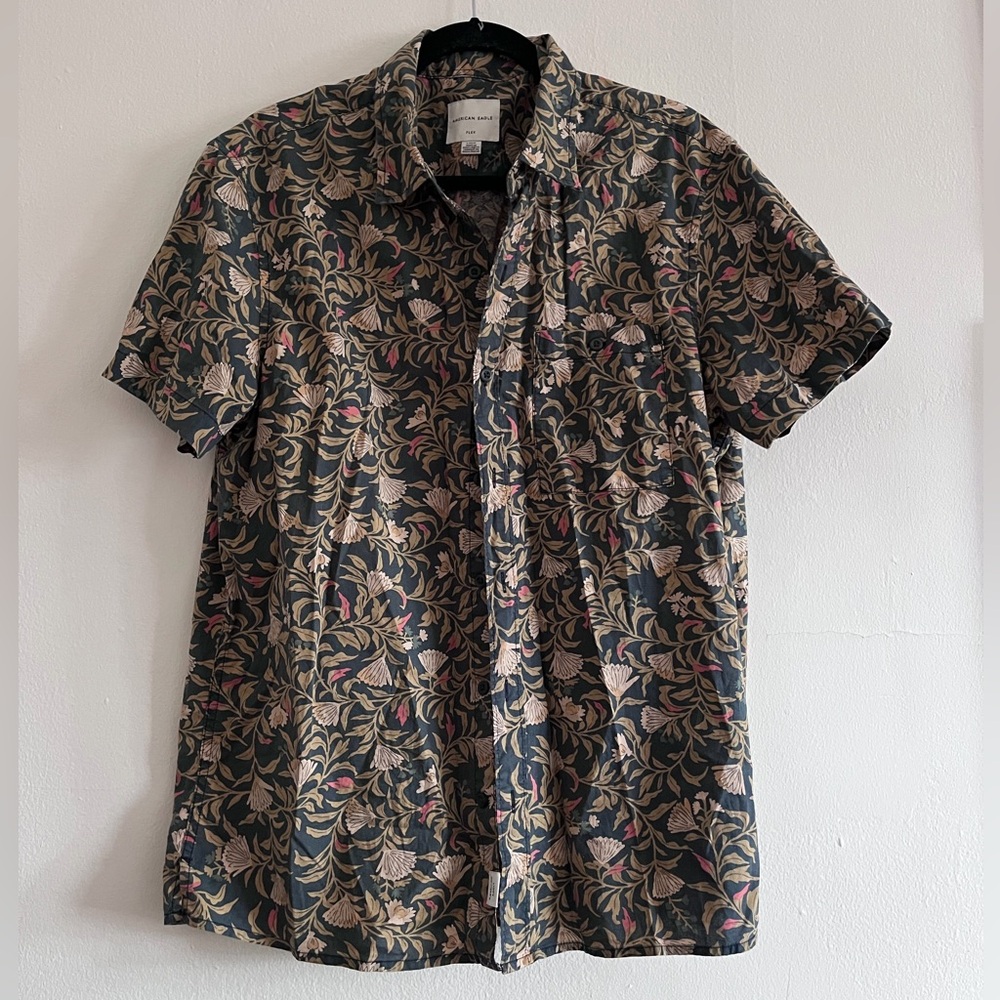 VGUC American Eagle Flex Button Down Size Large - image 1